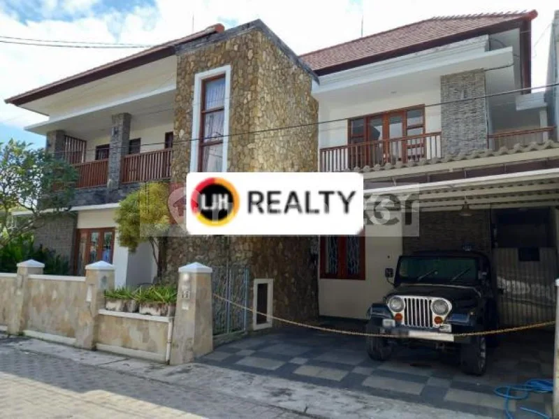Rumah 3 Kamar Tidur di Pemogan, Kuta, Lokasi Strategis dekat Sunset Road, Mall Bali Galeria dan Airport Ngurah Rai - Real Estate in Bali
