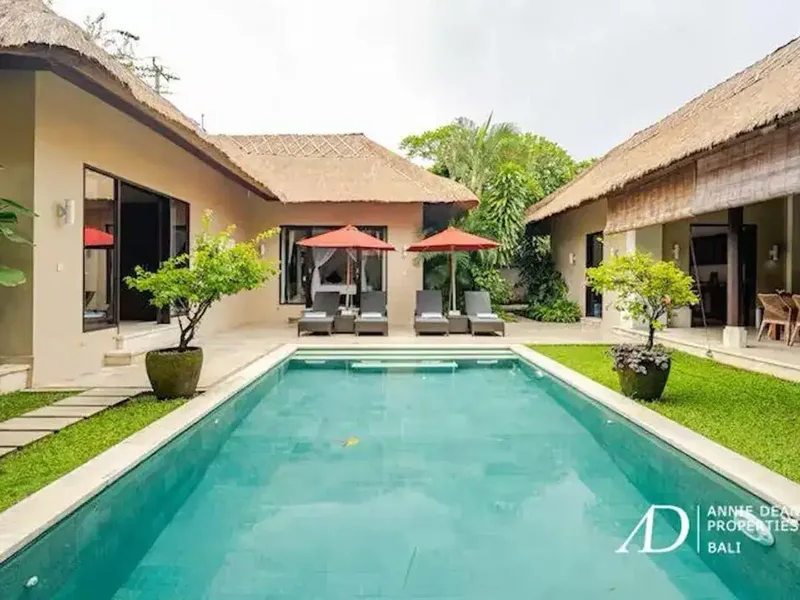FREEHOLD | BALINESE STYLE WITHIN A COMPLEX VILLA IN PERERENAN CANGGU - Real Estate in Bali