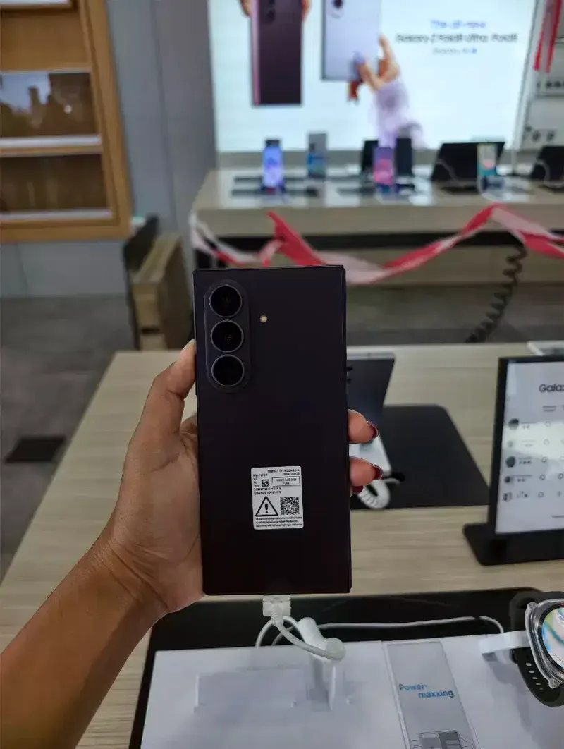 Samsung Galaxy Z Fold8 Ultra 12/256GB - Electronics in Bali