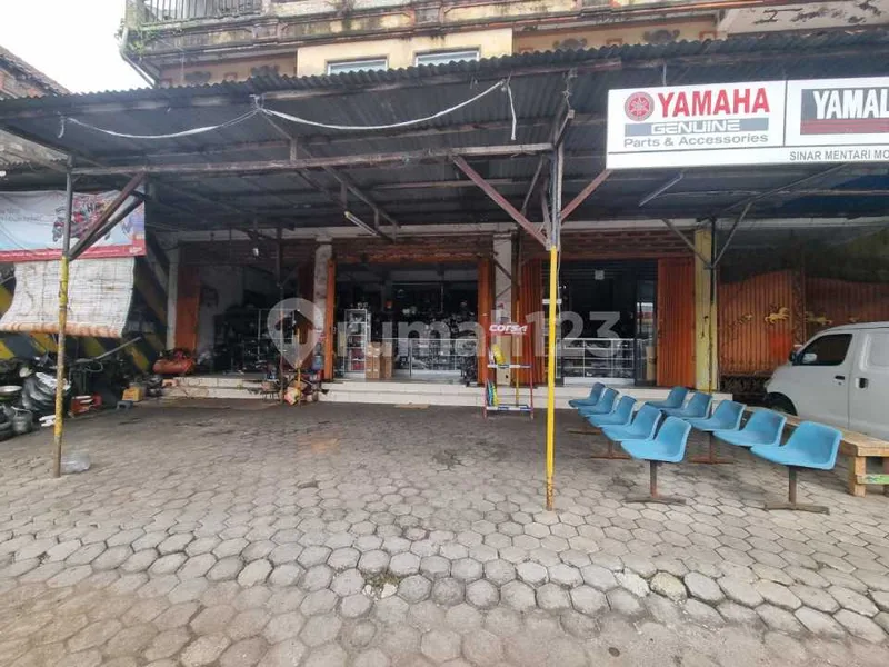Ruko Gandeng 3 Lantai, SHM, Lokasi Premium - Real Estate in Bali