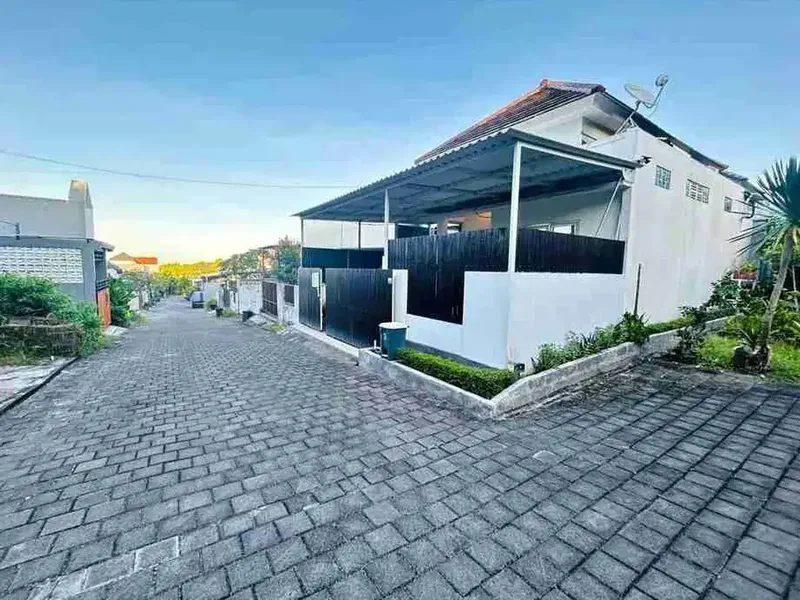 Jual Rumah 1lt Lokasi Jl Mandala Benoa Rumah Masih Terawat SHM & IMB lengkap area strategis. - Real Estate in Bali