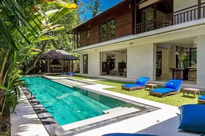 Dijual villa lantai 2 seminyak bali - Bali in Bali