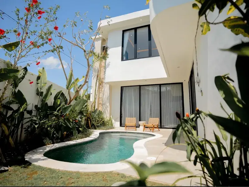 TROPICAL VILLA NEAR MENGENING BEACH CEMAGI 5 MINUTES FROM PERERENAN - Real Estate in Bali