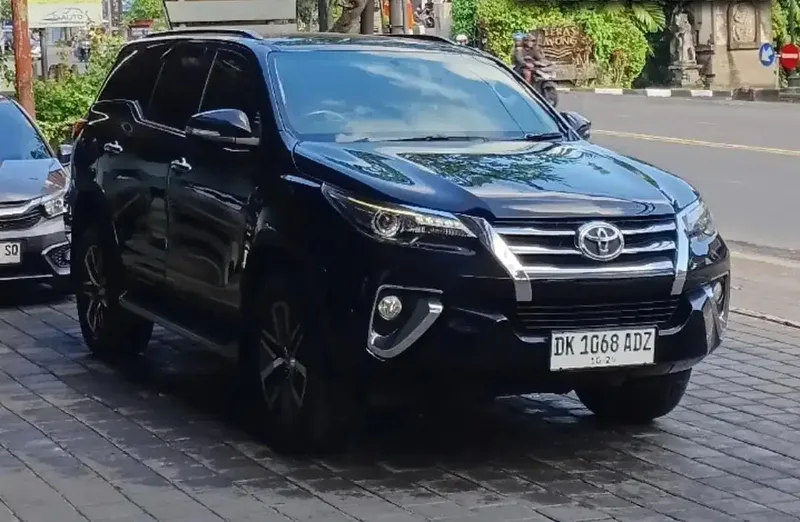 FORTUNER VRZ DISEL LOW KM FULL ORISINIL SIAP PAKAI - Vehicles in Bali