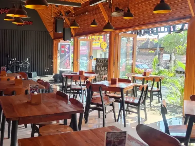 Ex Cafe Disewakan di Sisi Pantai Sanur Bali - Real Estate in Bali