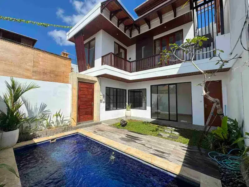 Dijual Vila Mewah & Menawan 3 Lantai dengan Kolam Renang, dan Pemandangan Indah di Cemagi Bali - Bali in Bali