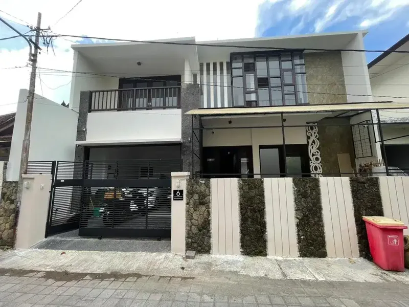 FOR RENT HUNIAN FURNIHSED 5BR AKSES DEKAT JALAN UTAMA BYPAS SANUR - Real Estate in Bali