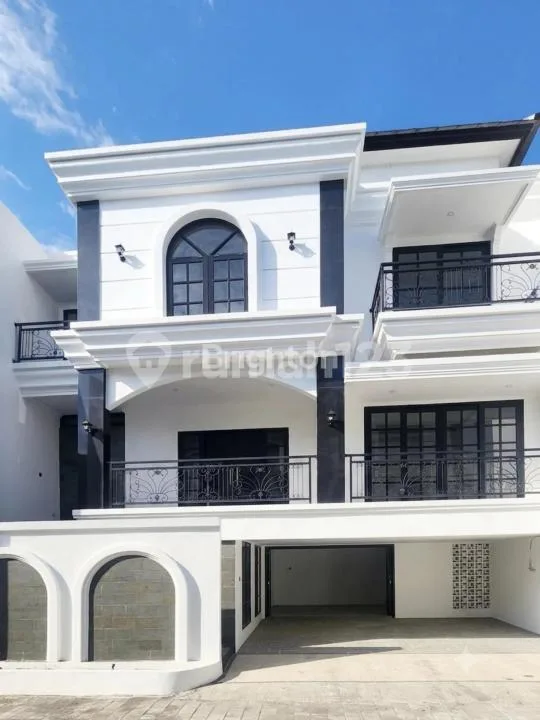 Rumah 3 Lantai Classic Modern di Tukad Pakerisan Denpasar - Bali in Bali
