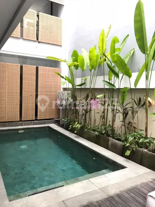 Villa Mewah Modern dengan One Gate System di Batu Bolong Canggu - Real Estate in Bali