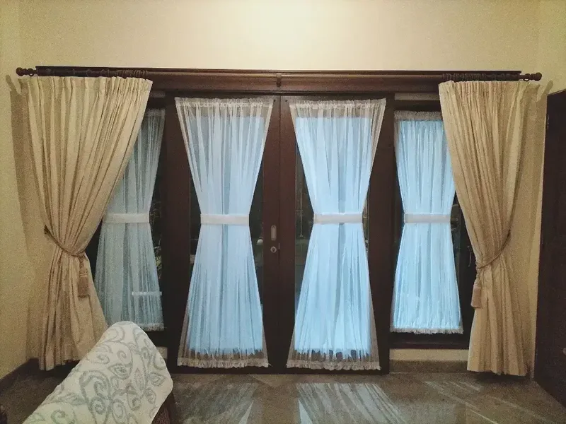 Korden Gorden Putih Transparan - Home & Garden in Bali
