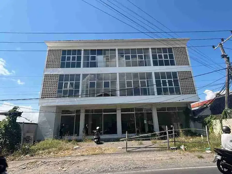 di jual ruko besar di jl utama tkd balian renon dkt sanur - Real Estate in Bali