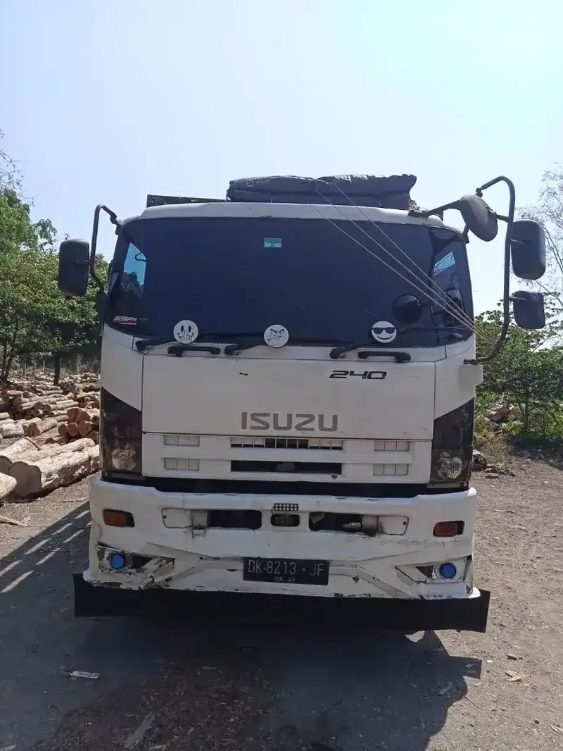 Isuzu Giga FVR 34S 240 PS 2012 - Bali in Bali