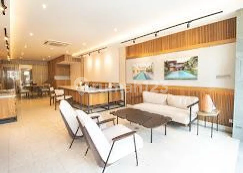 Ruko Lantai 2 Parkir Luas di Kerobokan Wn - Real Estate in Bali