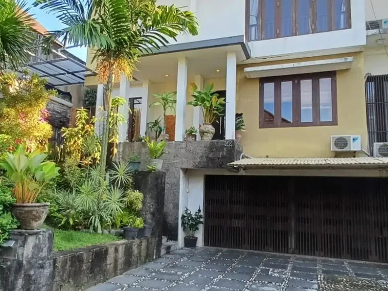 Rumah Mewah Perabot Artistik di Hayam Wuruk Residence Denpasar - Real Estate in Bali