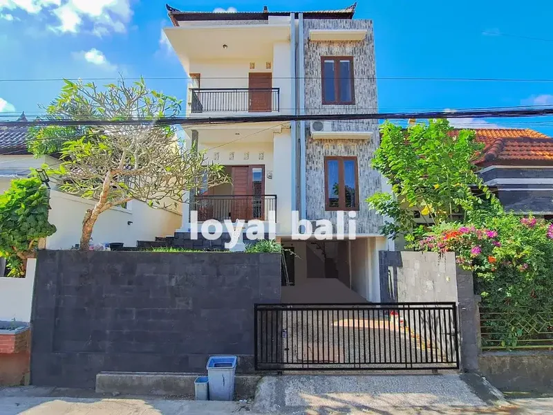 Rumah, Homey and Strategic House in Pecatu Ungasan, Bali - Real Estate in Bali