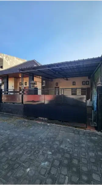 Rumah di Pulau Moyo Denpasar - Bali in Bali
