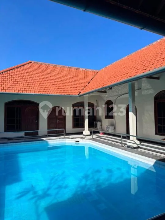 Spacious 6-Bedroom Villa For Yearly Rent In Sanur - Real Estate in Bali