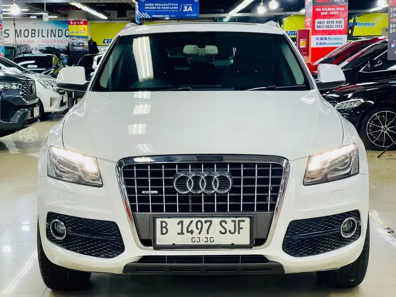 AUDI Q5 2.0 AT 2011 (TDP 86 JT) - Vehicles in Bali