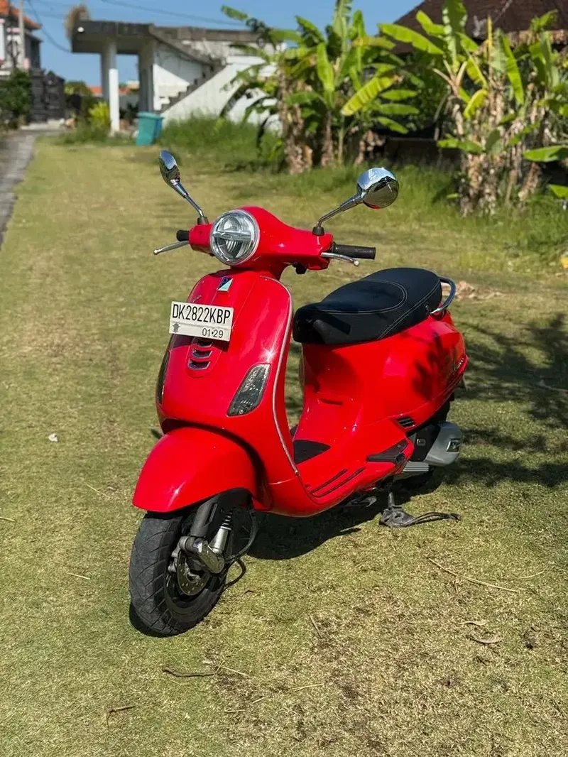 Vespa LX 125 iGet 2024 Merah | Pajak Panjang | Terawat - Vehicles in Bali