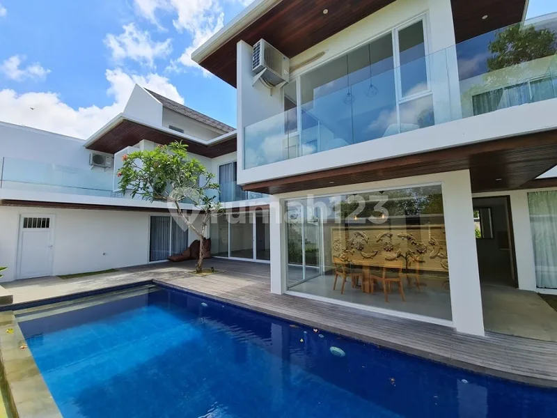 Dijual Villa Strategis Dekat Gwk dan Melasti Beach di Badung Bali - Bali in Bali