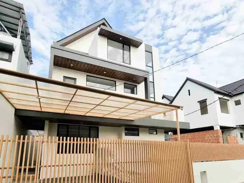 Rumah Modern 3 Lantai di Dalung - Dekat Canggu - Real Estate in Bali