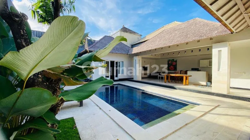 Villa 2 Kamar Full Furnished Pool Strategis Seminyak - Real Estate in Bali