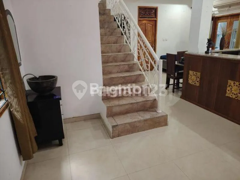 Disewakan Rumah 2 LT 4 Kmr Dekat Pantai Berawa - Real Estate in Bali
