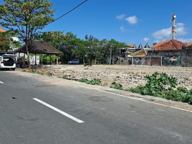 Tanah merdeka raya kuta bali - Bali in Bali