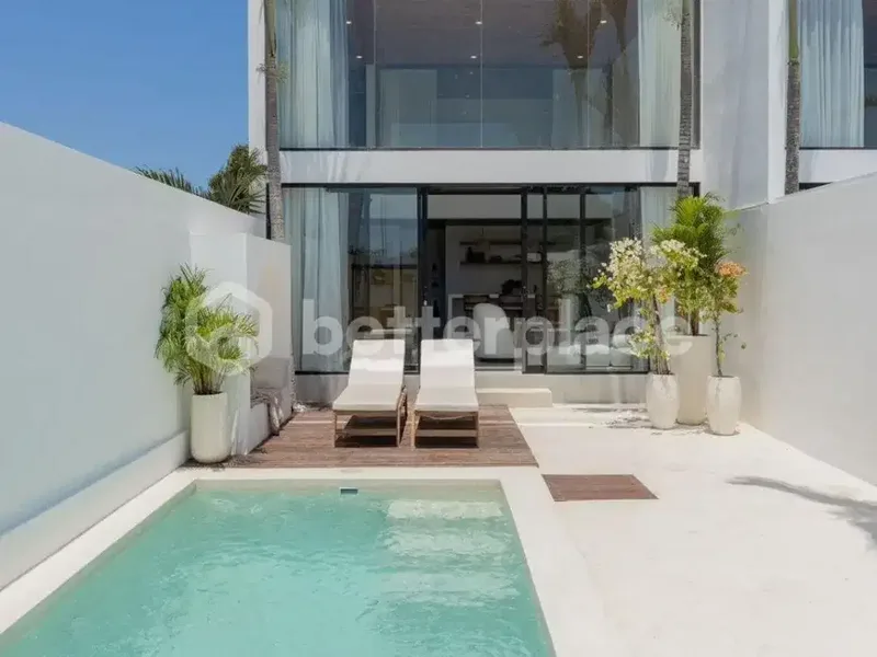 Stylish Two-Storey Villa with Sauna and Pool, Just Minutes from Bingin Beach - Real Estate in Bali