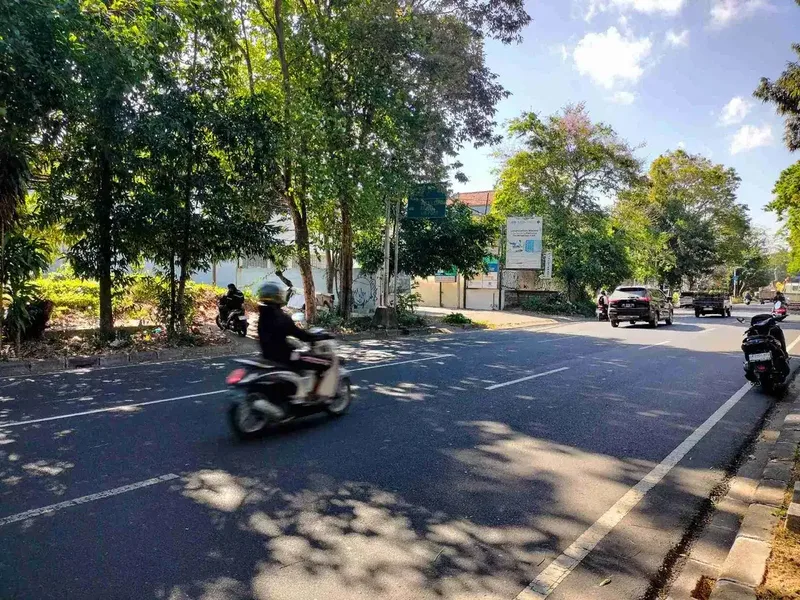 TANAH SEWA JALAN RAYA PUPUTAN RENON DENPASAR - Real Estate in Bali