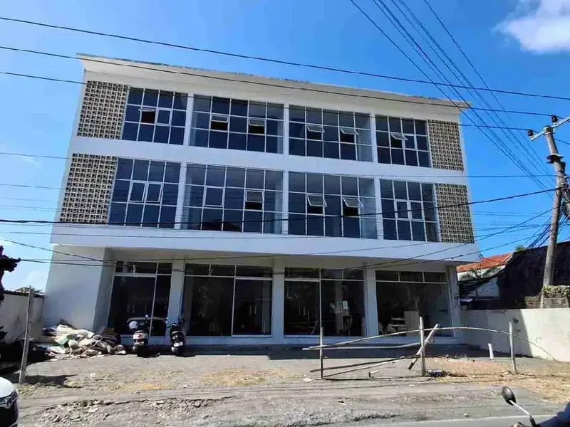 1 UNIT RUKO 3 LANTAI TERLETAK DI JL. TUKAD BALIAN, SIDAKARYA - DENPASAR SELATAN
SPESIFIKASI :
LT 360m²
LB 195m²
3 Lantai
Jalan 6 Meter
3 SHM - Real Estate in Bali