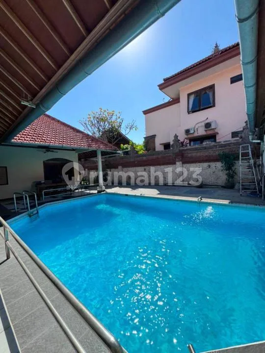Disewakan Villa Luas dan Banyak Kamar - Bali in Bali