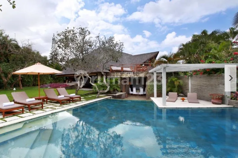 Dijual Cepat Villa Kompleks Freehold di Umalas, Bali - Real Estate in Bali
