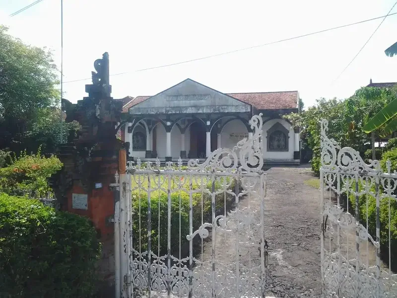 Tanah Komersial 49,6 Are + Bangunan Eksisting Dijual di Denpasar Timur - Real Estate in Bali