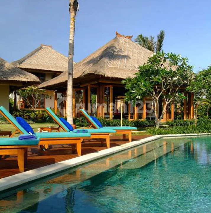 Ocean Front Balinese Style Villacemagi Beach, Mengening - Bali - Real Estate in Bali