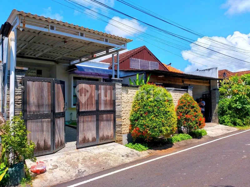 Jual Murah Rumah Tinggal dengan Garasi 8 Mobil Area Bukit Kuta Selatan - Bali in Bali