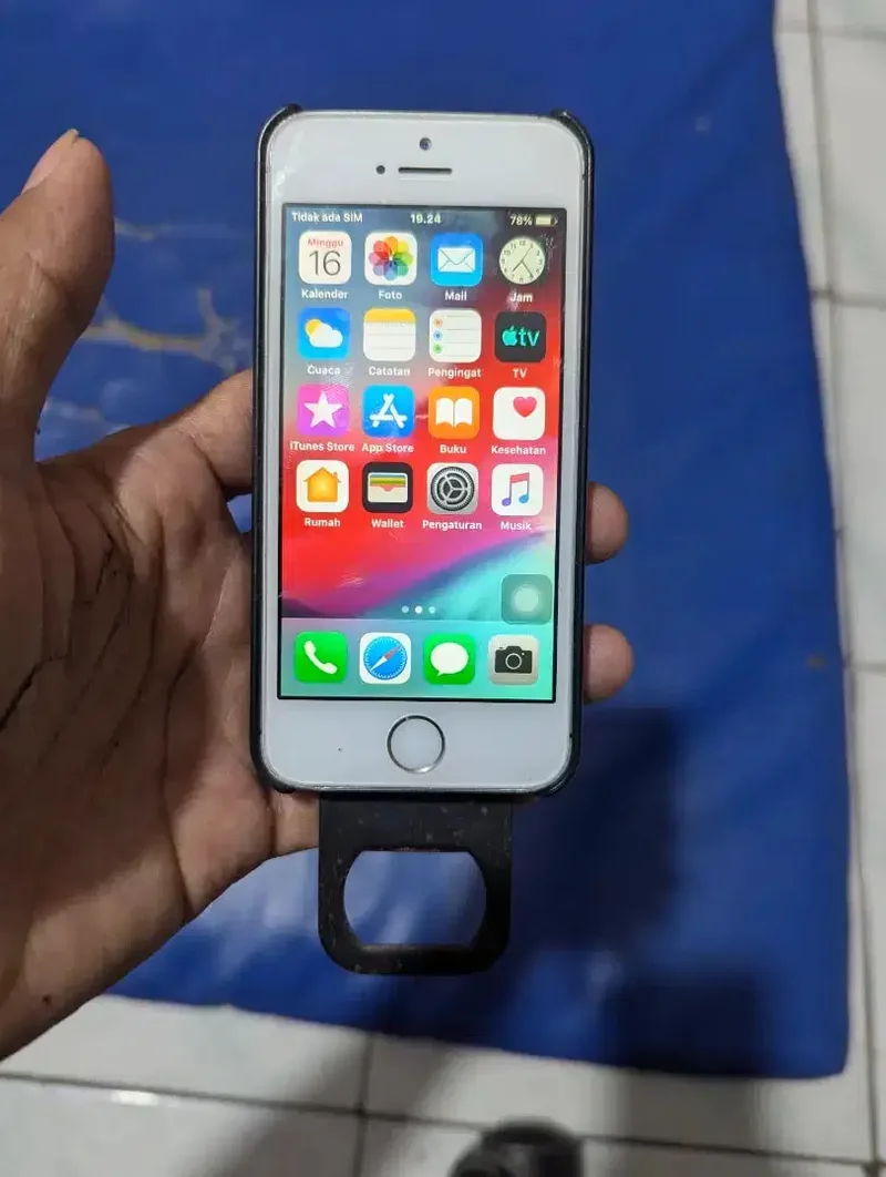 iphone 5s 16gb normal - Electronics in Bali