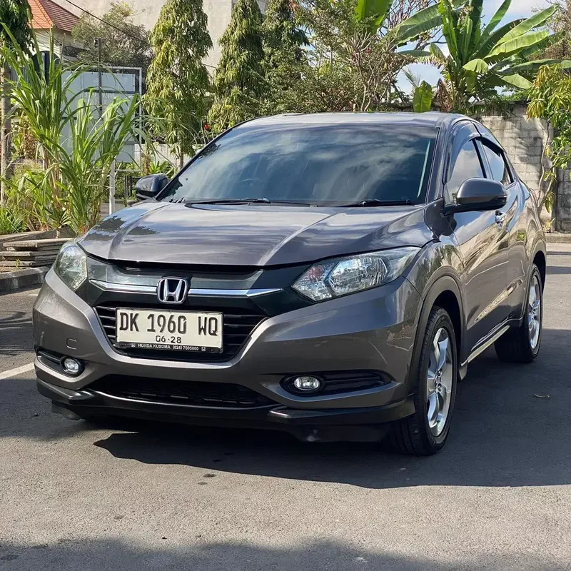 Honda HRV E CVT 1.5 AT - 2017 - Vehicles in Bali