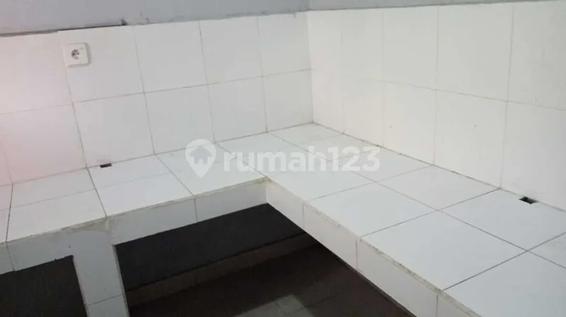 Rumah Garasi Muat 2 Mobil di Jimbaran - Real Estate in Bali
