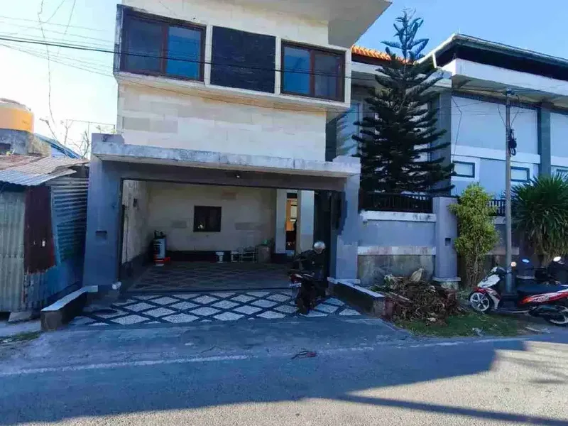 For Sale Rumah Mewah Ada Pool Muding Kerobokan Jl8mtr Garase 2Mobil - Bali in Bali