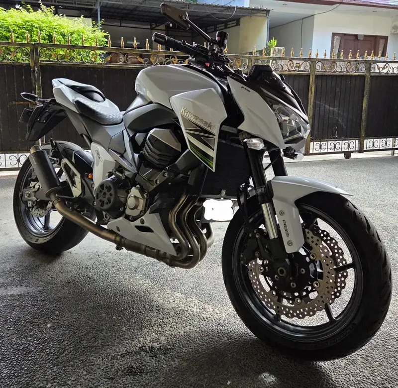 Kawasaki Z800 - 2015 - Rare Colour - Vehicles in Bali