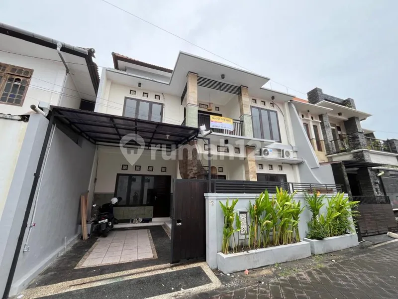 Hunian Dekat Canggu 2 Lantai 3 Kamar di Banjar Semer Kerobokan - Real Estate in Bali