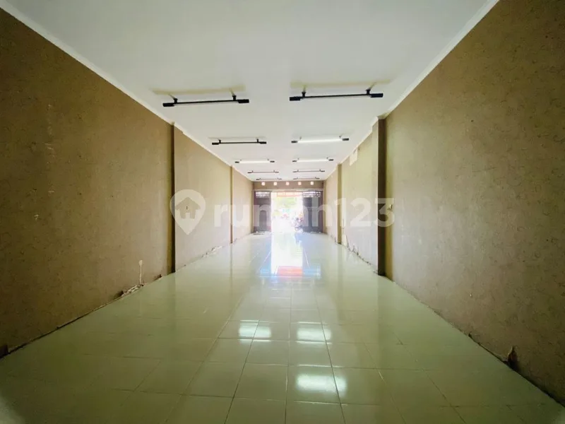 Dijual Ruko Kantor 3 Lantai Dekat Sunset Road di Kuta, Bali - Real Estate in Bali