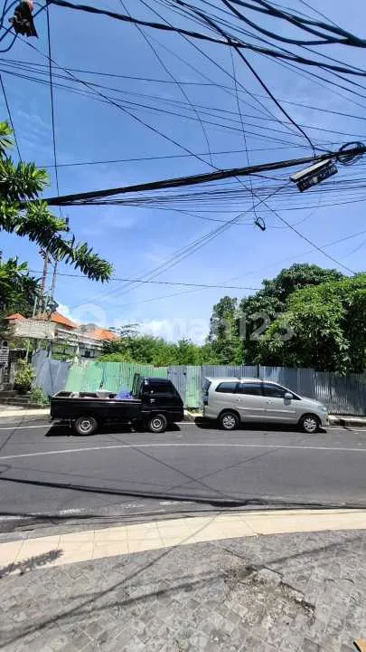 Tanah Siap Bangun SHM Lokasi Padat Turis Mancanegara Siap Nego Sampai Deal - Real Estate in Bali