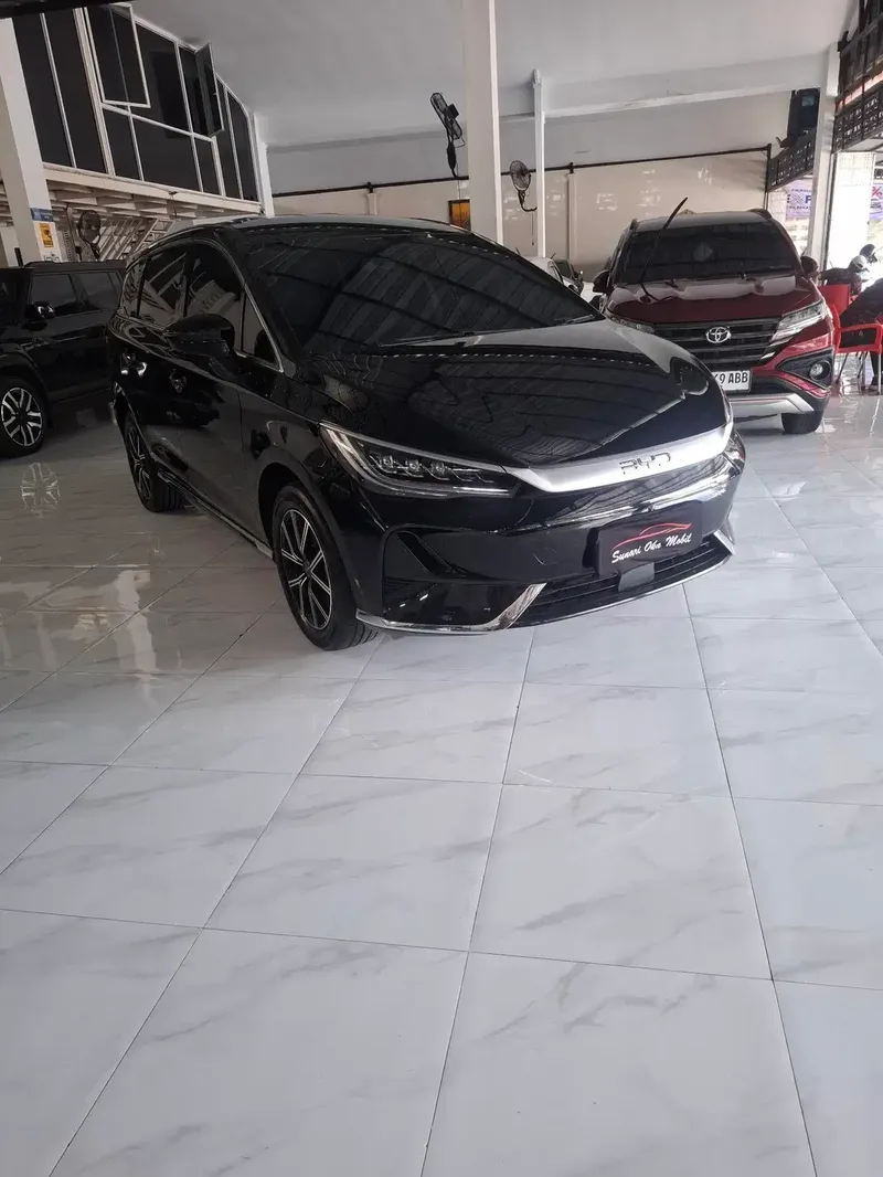 BYD M6 hitam 2025 - Vehicles in Bali