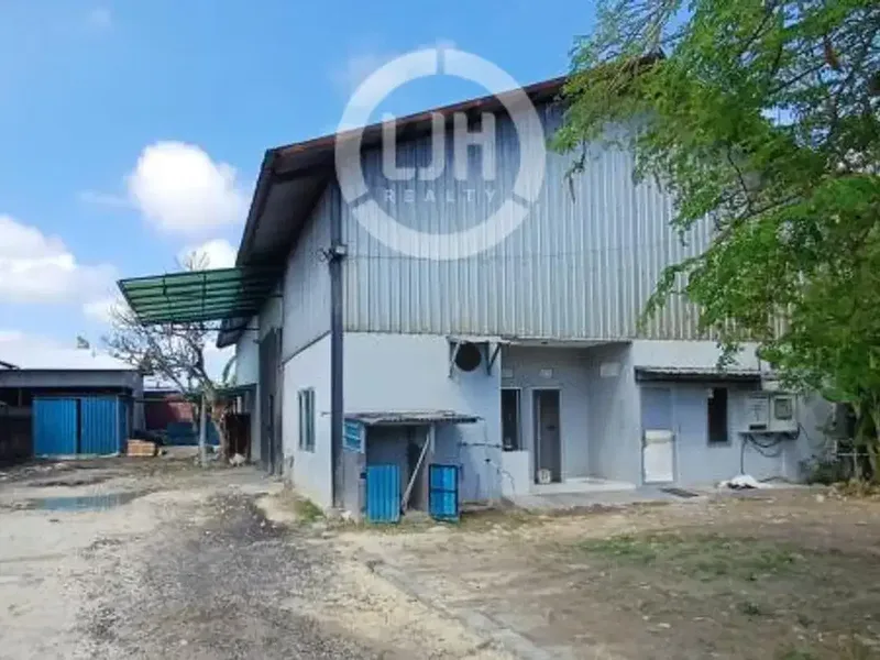 Warehouse For Lease In Tuban, Kuta Selatan, Close to Airport Ngurah Rai and Kedonganan Market - Real Estate in Bali