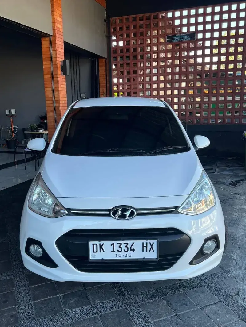 HYUNDAI GRAND I10 2014 PUTIH MT ASLI BALI - Vehicles in Bali