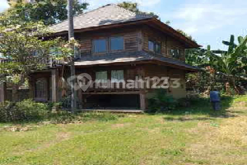 Tanah Bonus Bangunan Kayu Masih Bagus Lokasi Strategis di Singaraja - Real Estate in Bali