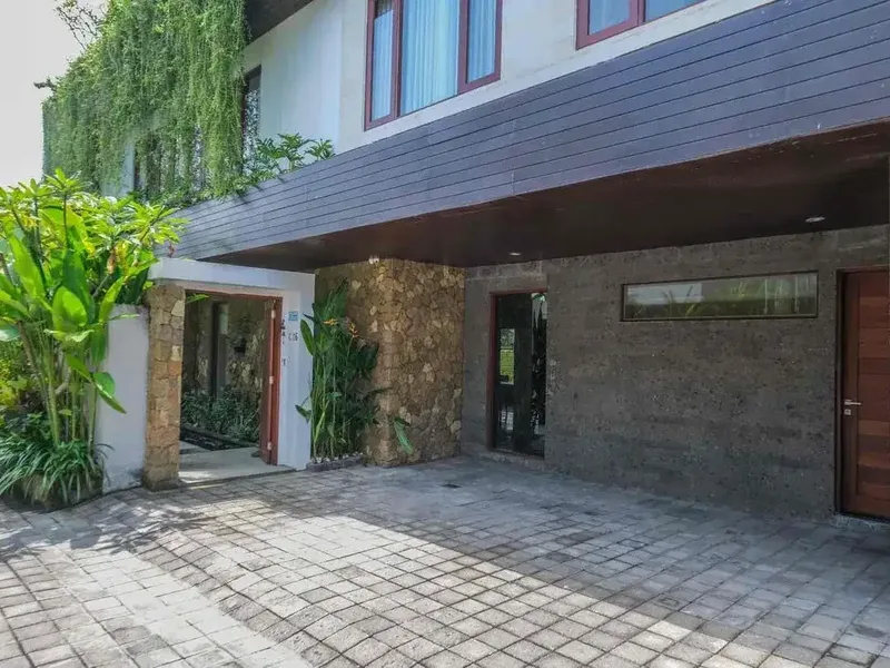 For Sale 
6 Bedroom Villla 
With Stunning Rice filled, Ocean and Mountain View
Located at Canggu, Cemagi - Real Estate in Bali