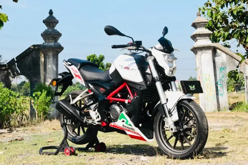 Benelli TNT 25 tahun 2023 Low Odo Like new, MT25, KTM Duke, Z250 - Vehicles in Bali